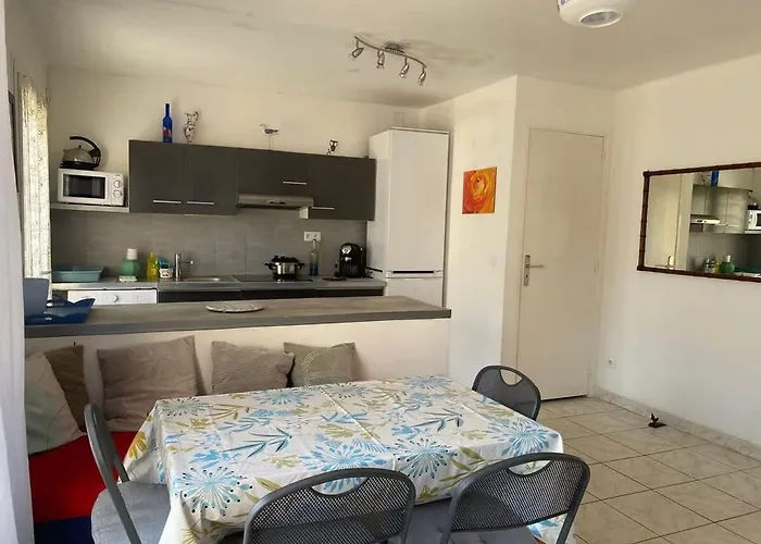 Διαμέρισμα Au Centre-ville - Proche De La Valras-Plage